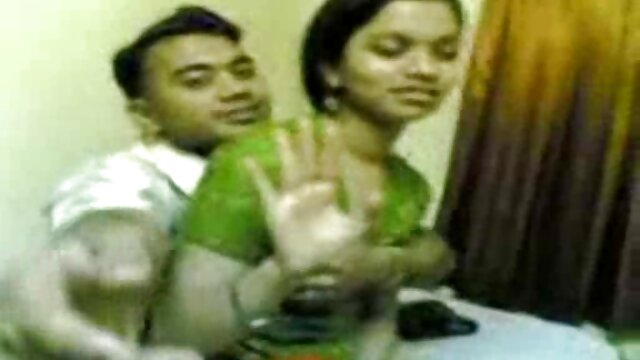 - امیلی KAE groped و لیسید توسط مادر ویدیو سکس سکس
